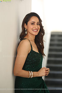 Pragya Jaiswal at Daaku Maharaaj Interview, HD Gallery