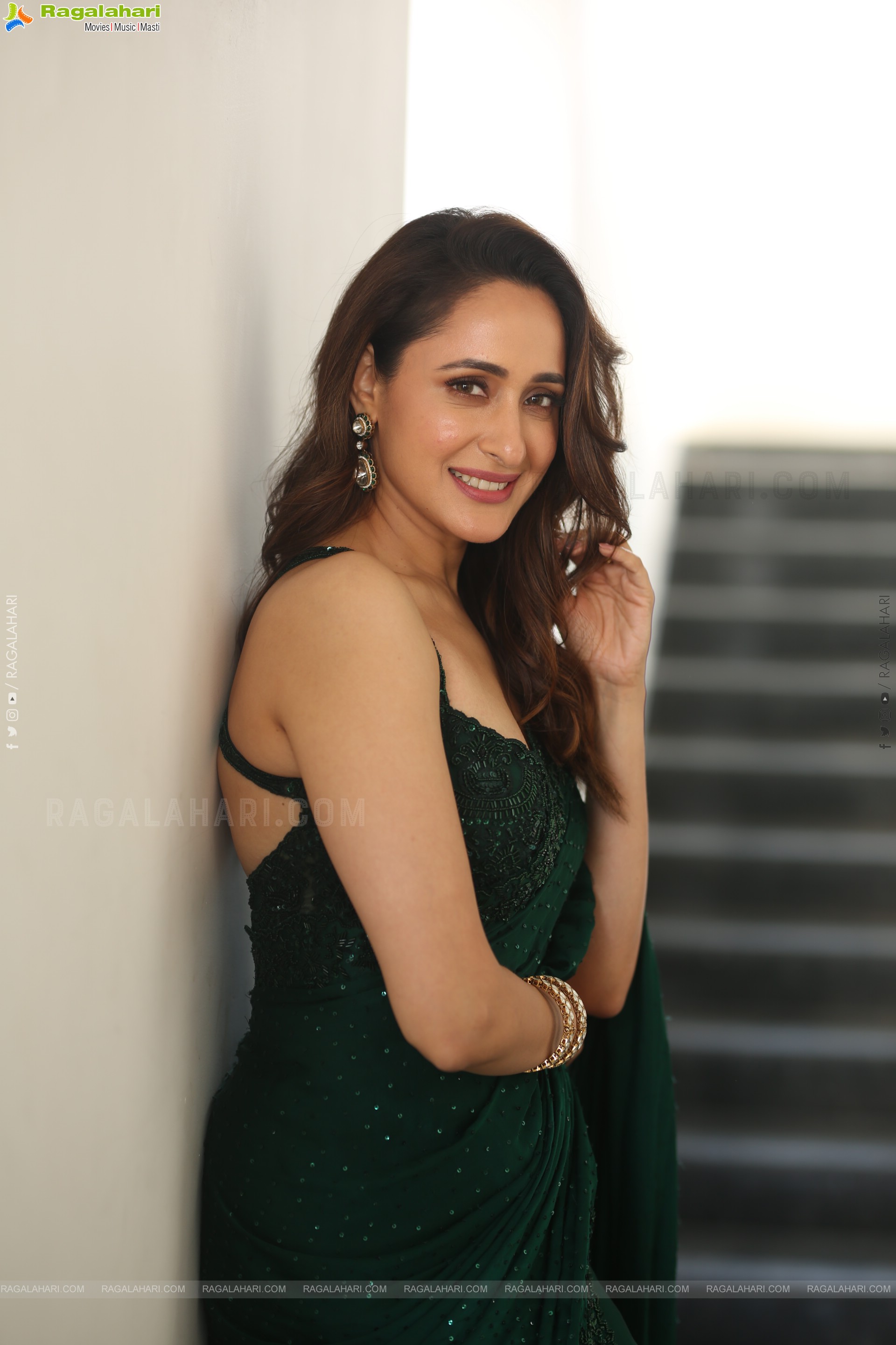 Pragya Jaiswal at Daaku Maharaaj Interview, HD Gallery