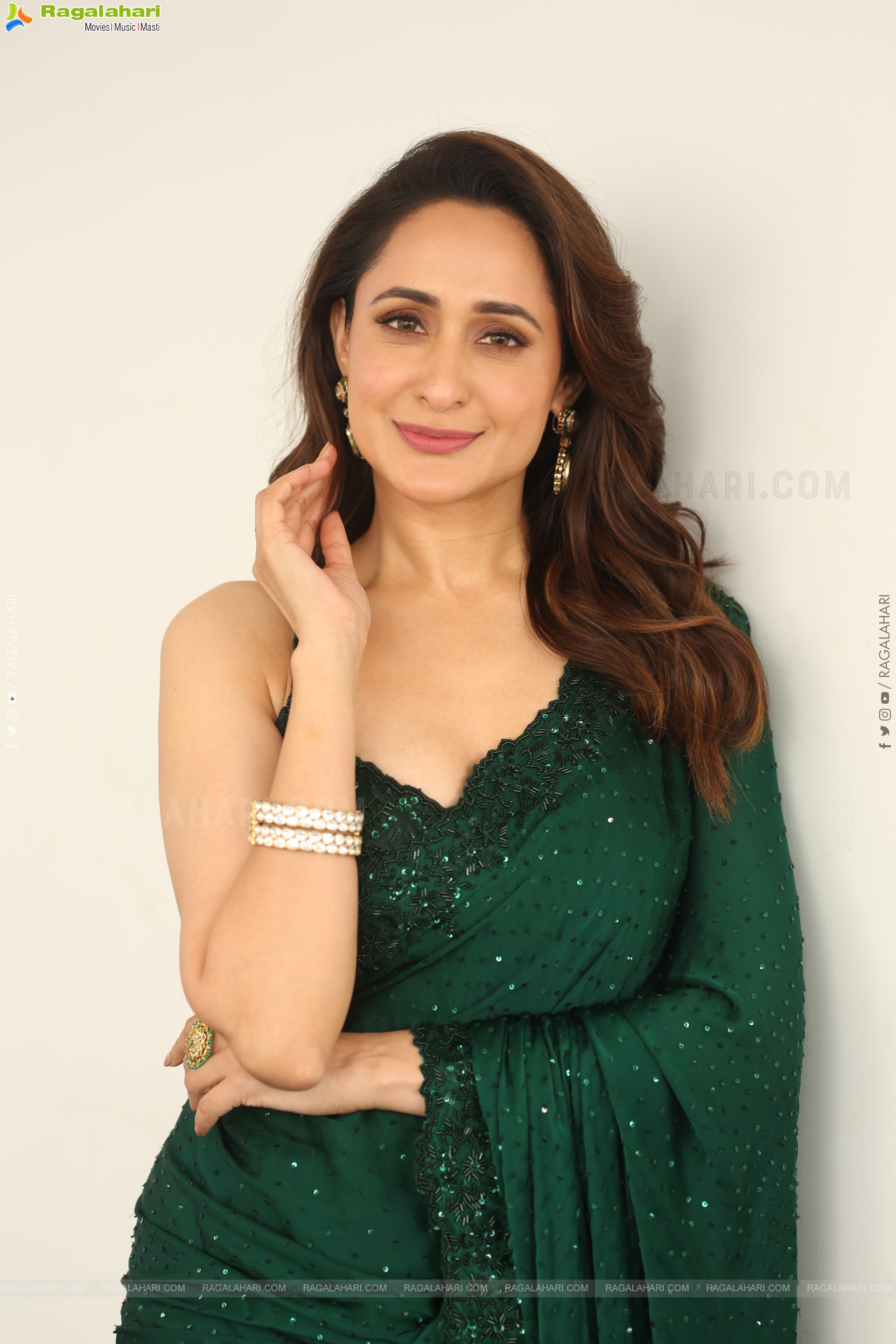 Pragya Jaiswal at Daaku Maharaaj Interview, HD Gallery