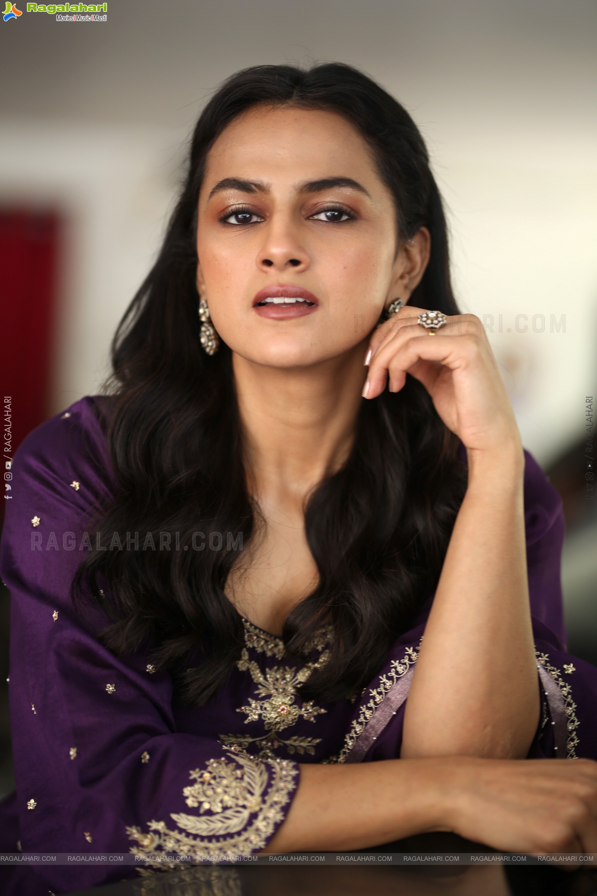 Shraddha Srinath at Daaku Maharaaj Interview, HD Gallery