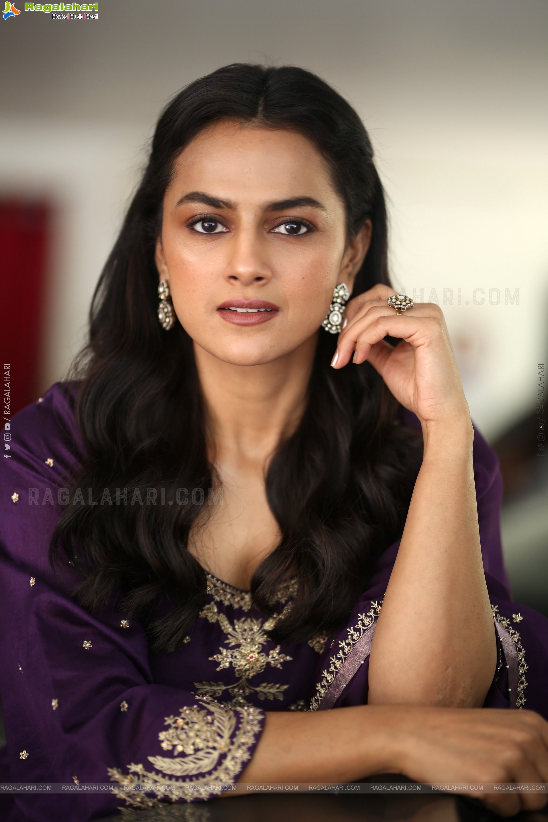 Shraddha Srinath at Daaku Maharaaj Interview, HD Gallery