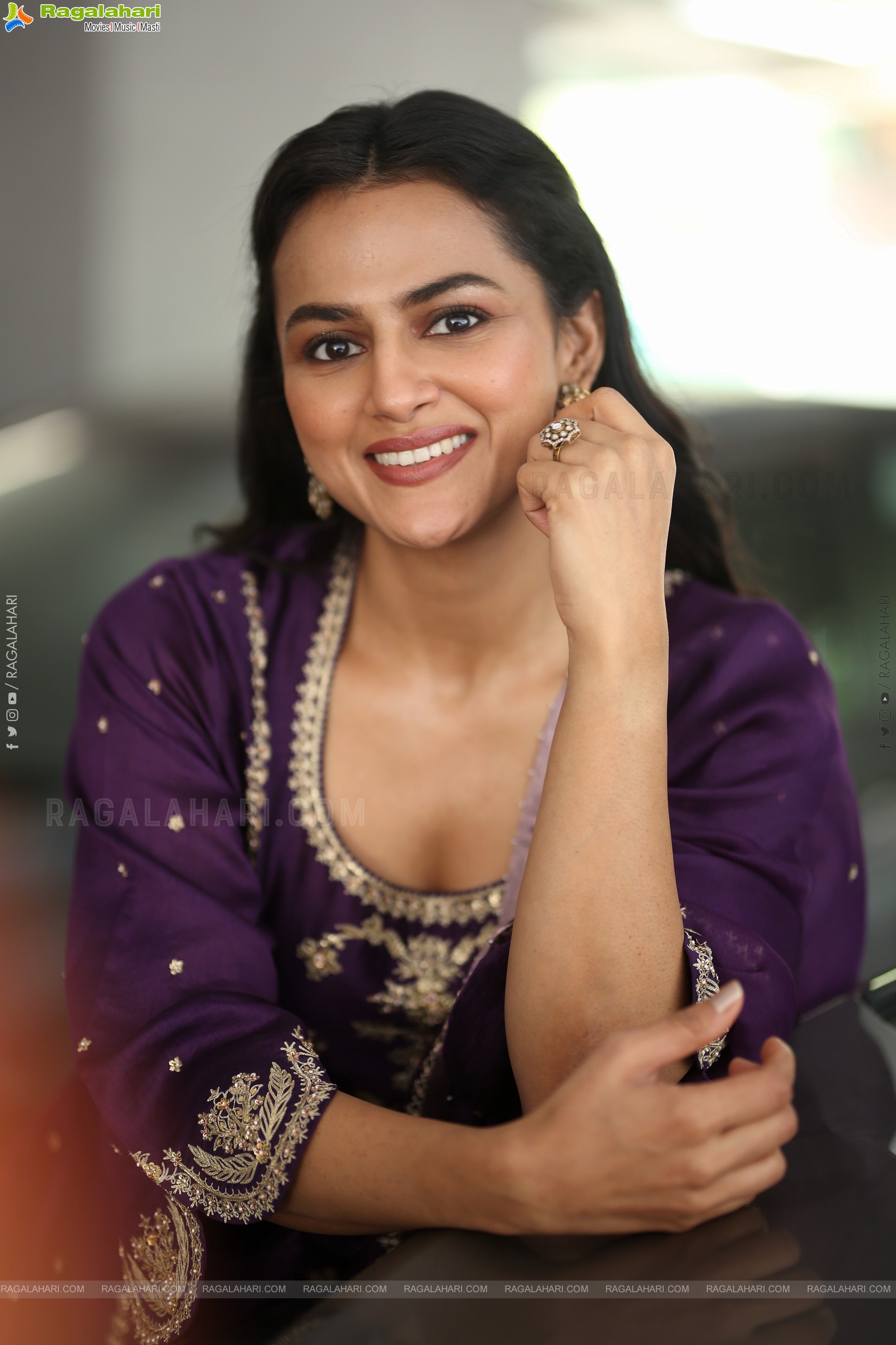 Shraddha Srinath at Daaku Maharaaj Interview, HD Gallery