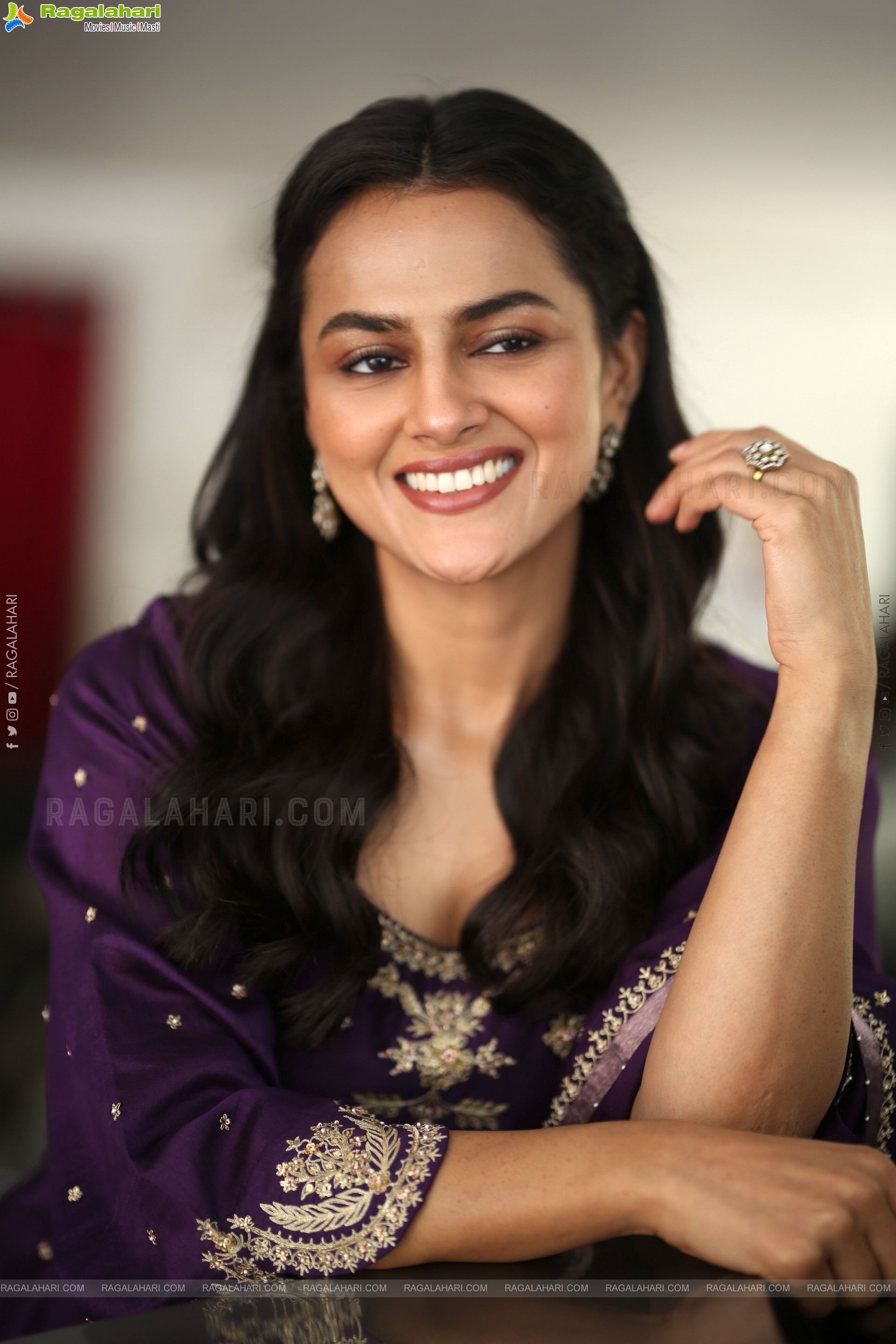 Shraddha Srinath at Daaku Maharaaj Interview, HD Gallery