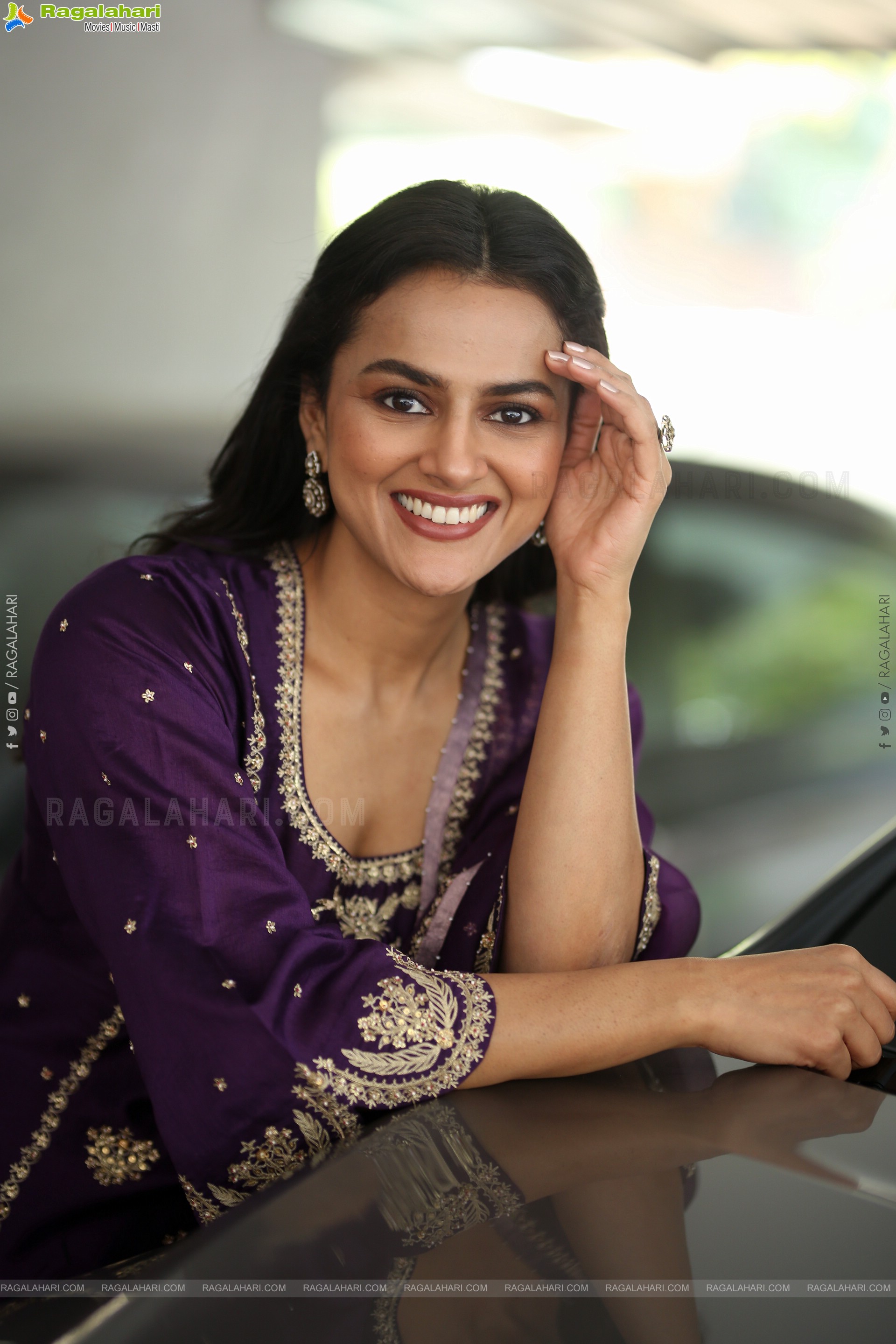 Shraddha Srinath at Daaku Maharaaj Interview, HD Gallery