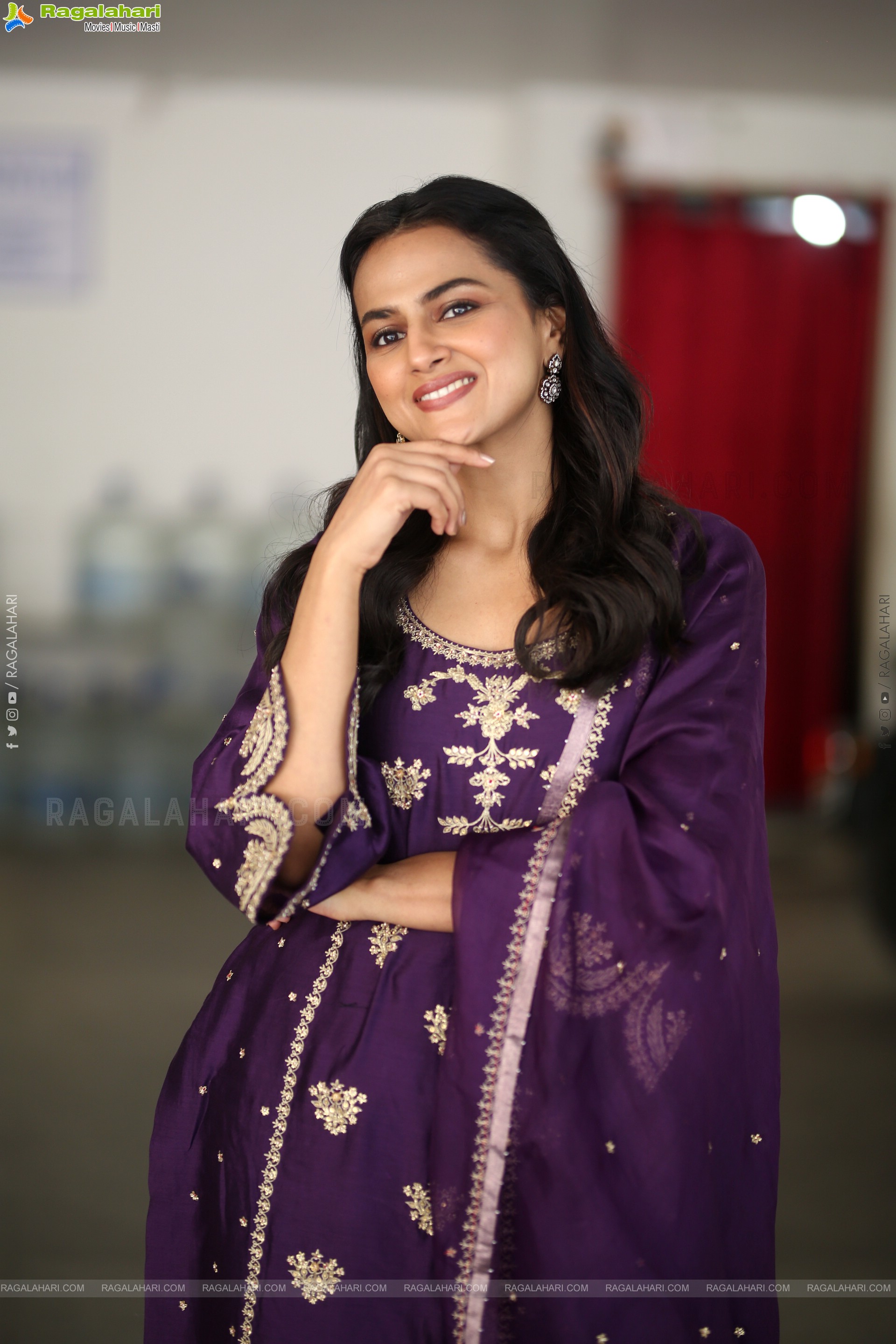 Shraddha Srinath at Daaku Maharaaj Interview, HD Gallery