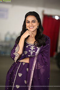 Shraddha Srinath at Daaku Maharaaj Interview, HD Gallery