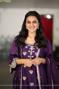 Shraddha Srinath at Daaku Maharaaj Interview, HD Gallery