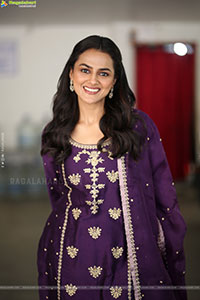 Shraddha Srinath at Daaku Maharaaj Interview, HD Gallery