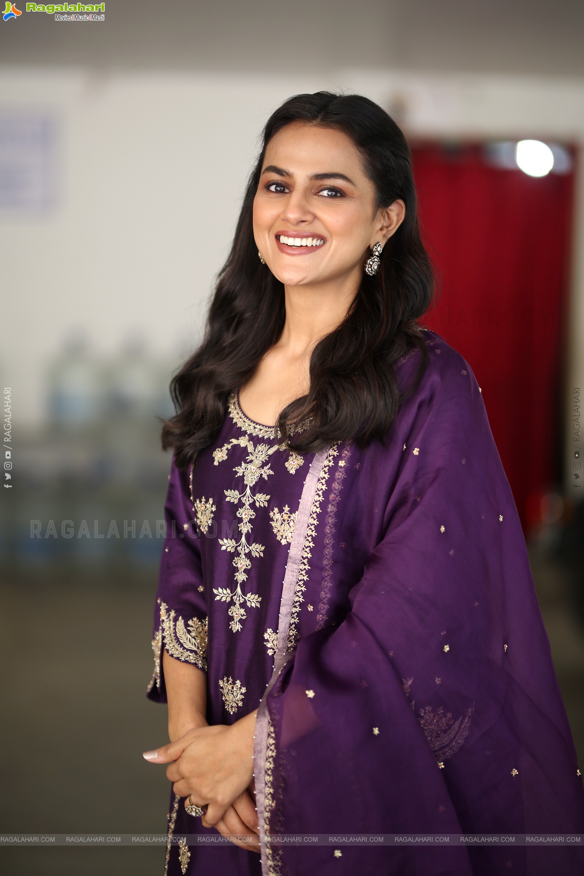 Shraddha Srinath at Daaku Maharaaj Interview, HD Gallery