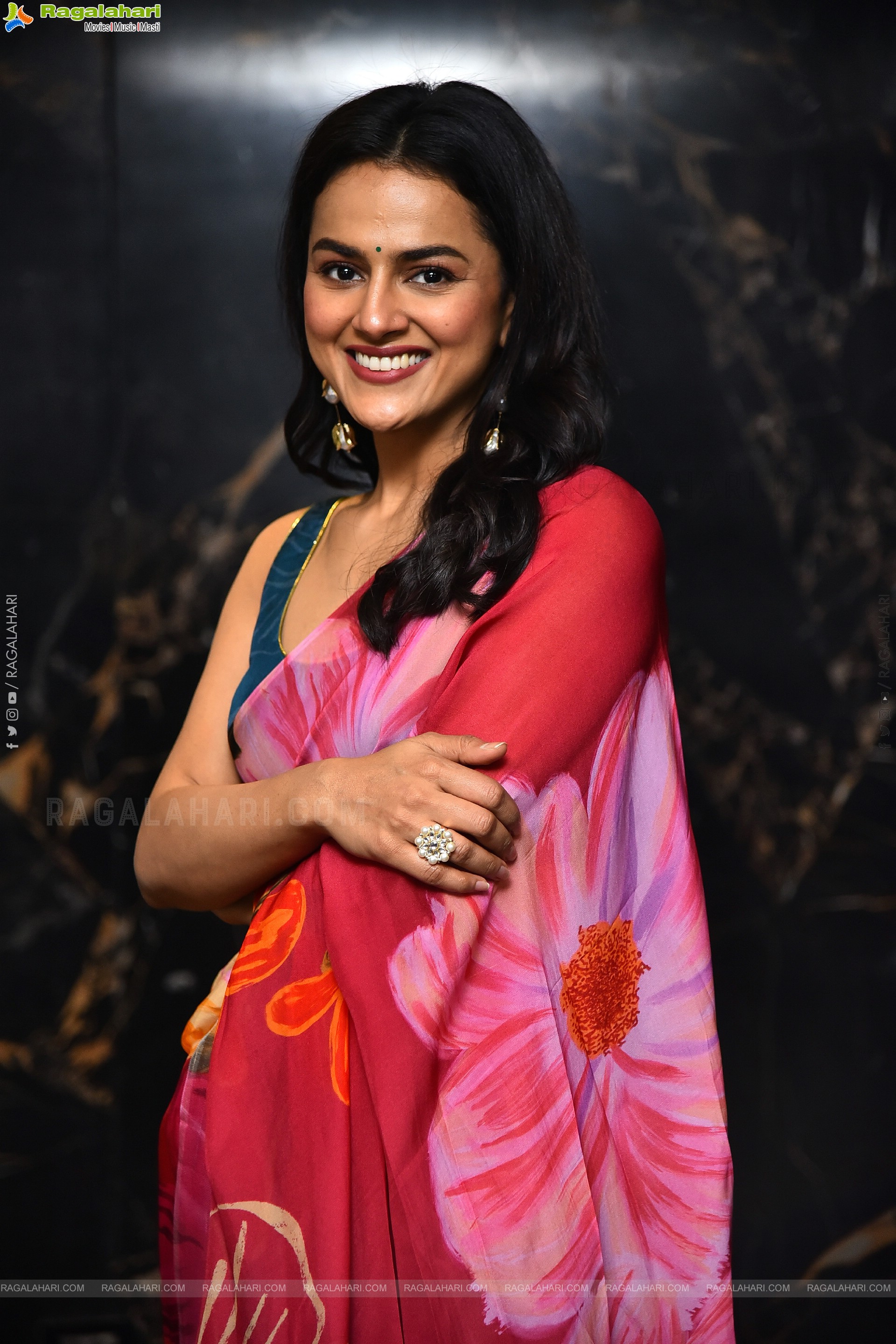 Shraddha Srinath at Daaku Maharaaj Press Meet, HD Gallery