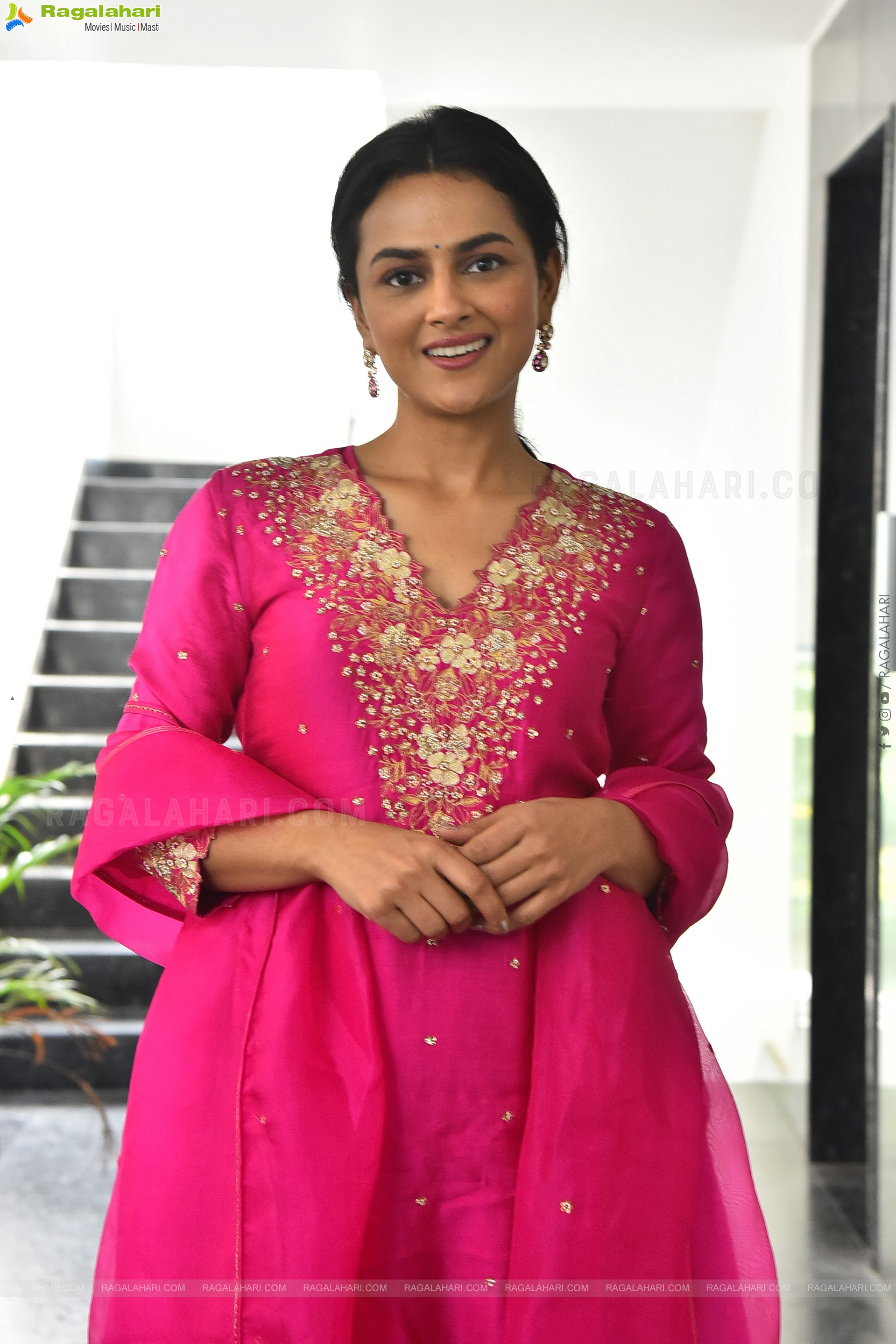 Shraddha Srinath Latest Stills, HD Gallery