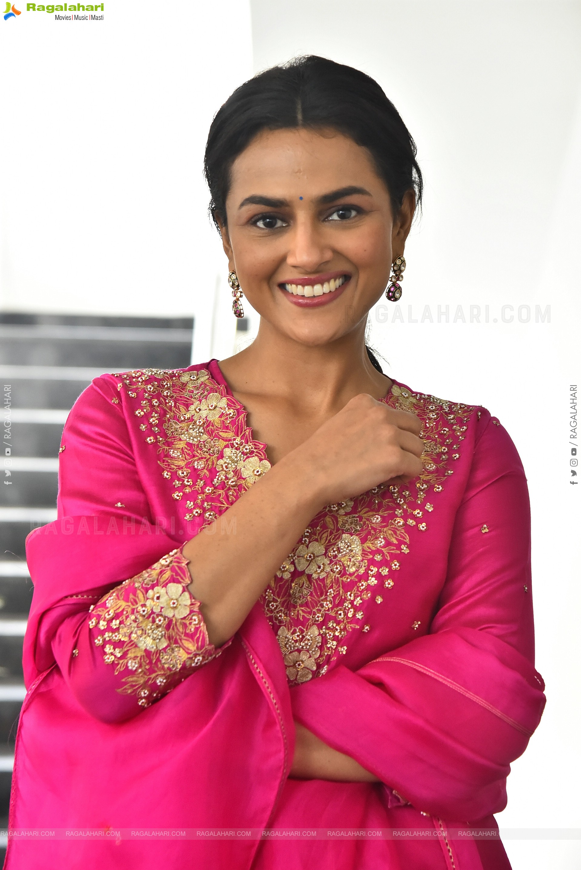 Shraddha Srinath Latest Stills, HD Gallery