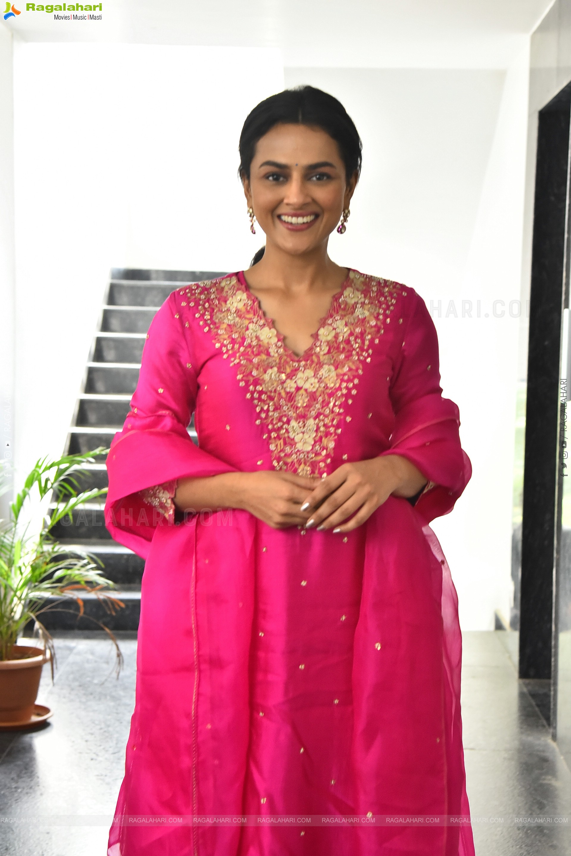 Shraddha Srinath Latest Stills, HD Gallery