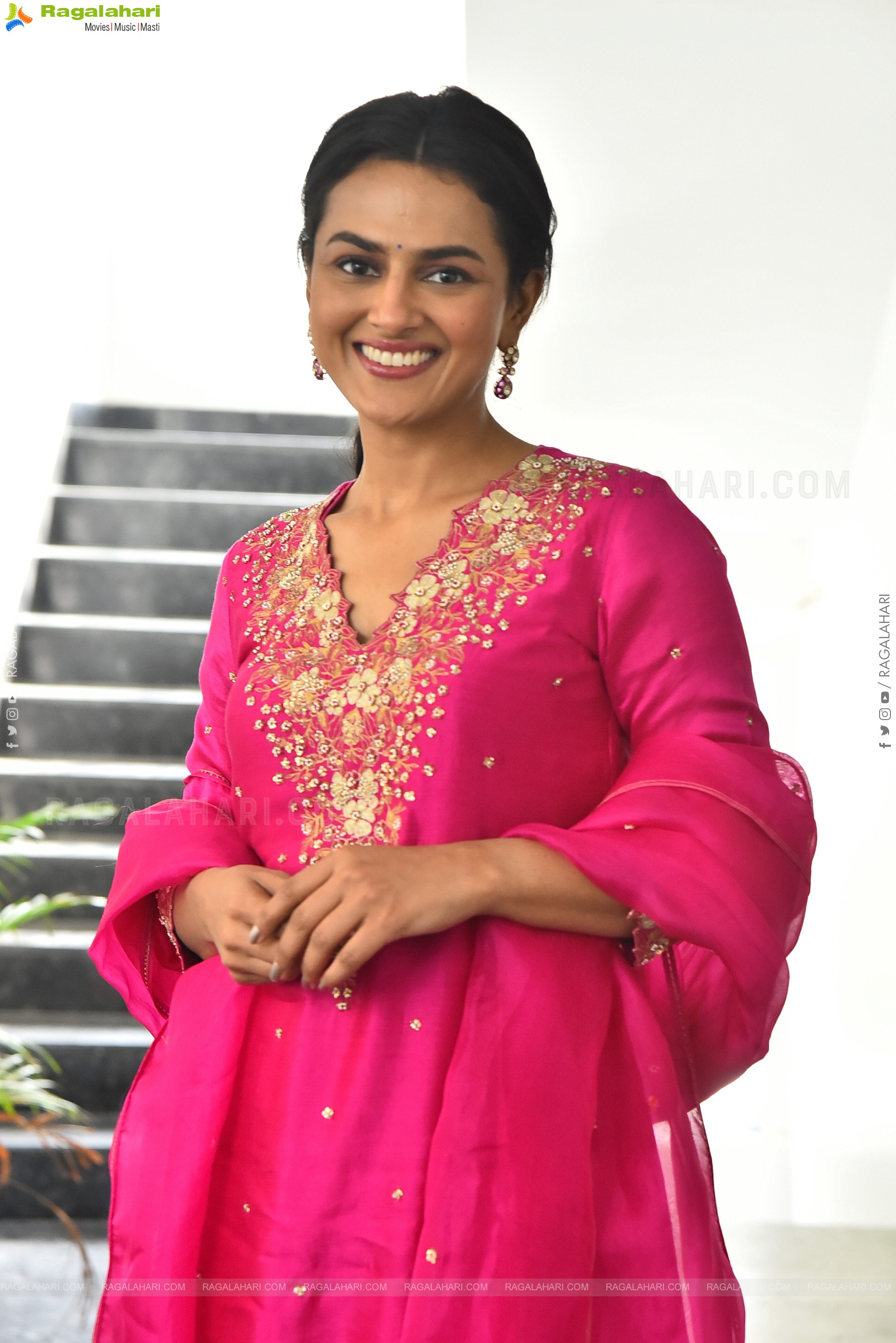 Shraddha Srinath Latest Stills, HD Gallery