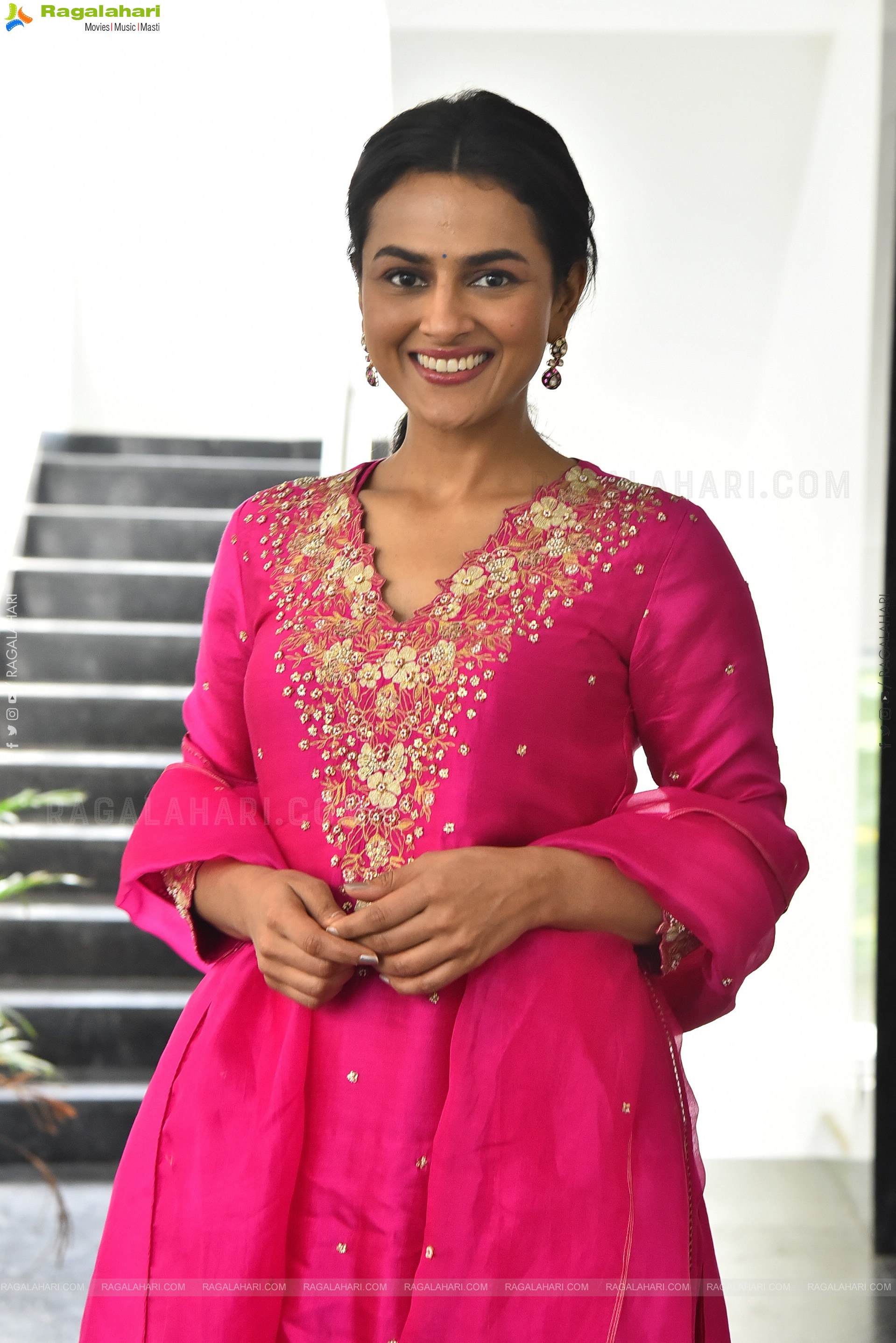 Shraddha Srinath Latest Stills, HD Gallery