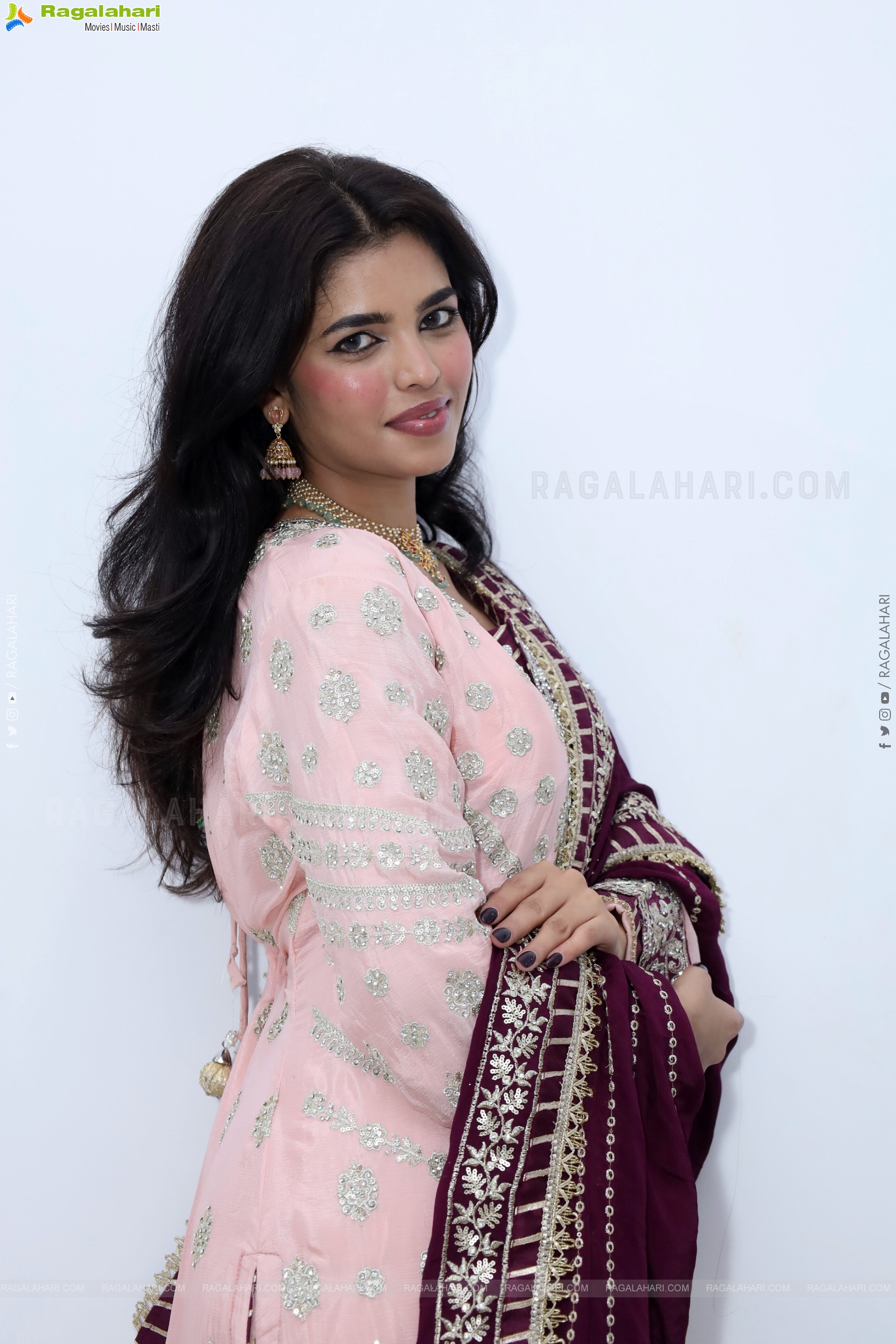 Urmila Chauhan New HD Stills, Photo Gallery