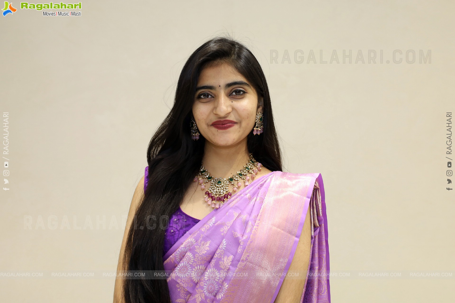 Vandana Chauhan Latest Saree Stills, HD Gallery