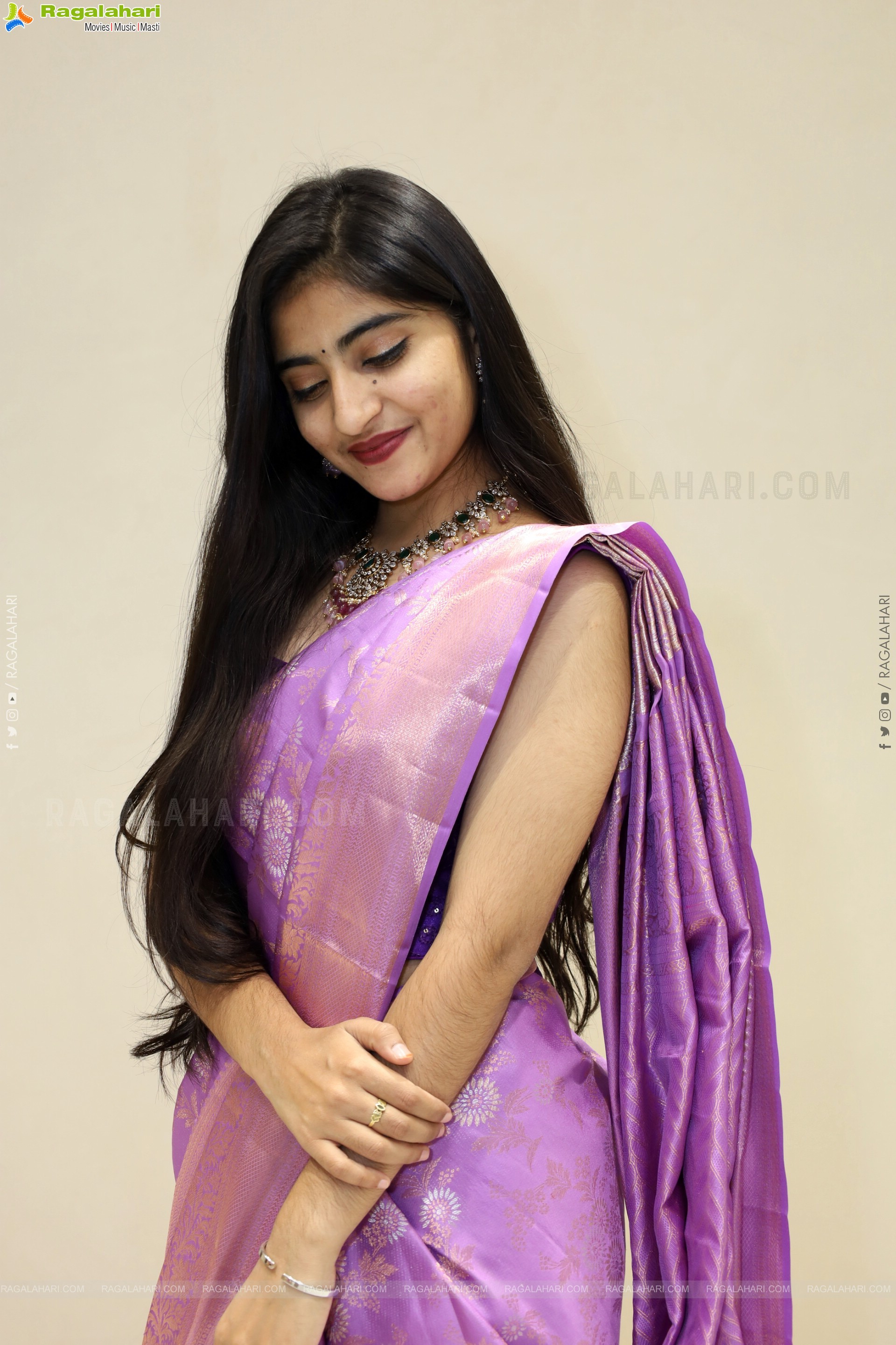 Vandana Chauhan Latest Saree Stills, HD Gallery