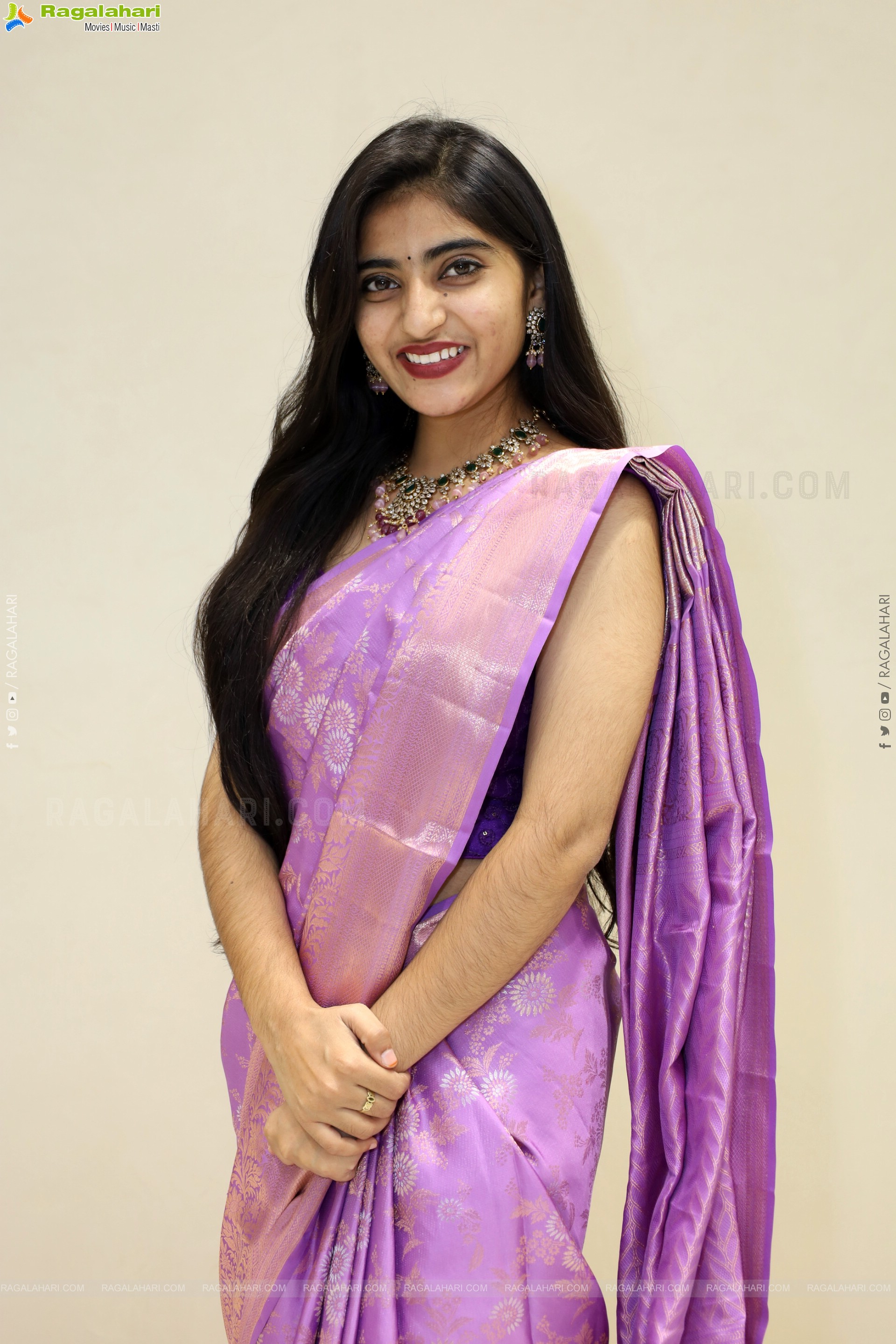 Vandana Chauhan Latest Saree Stills, HD Gallery