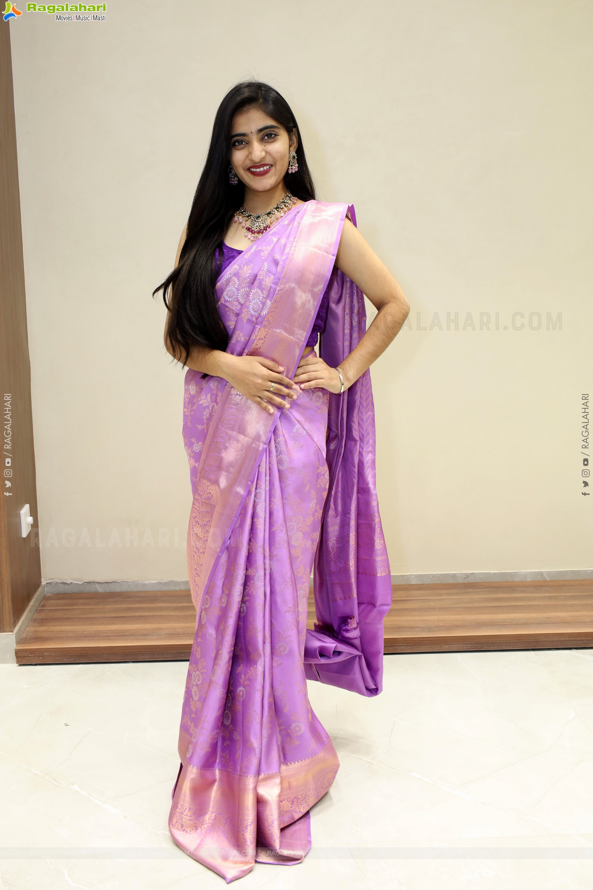 Vandana Chauhan Latest Saree Stills, HD Gallery