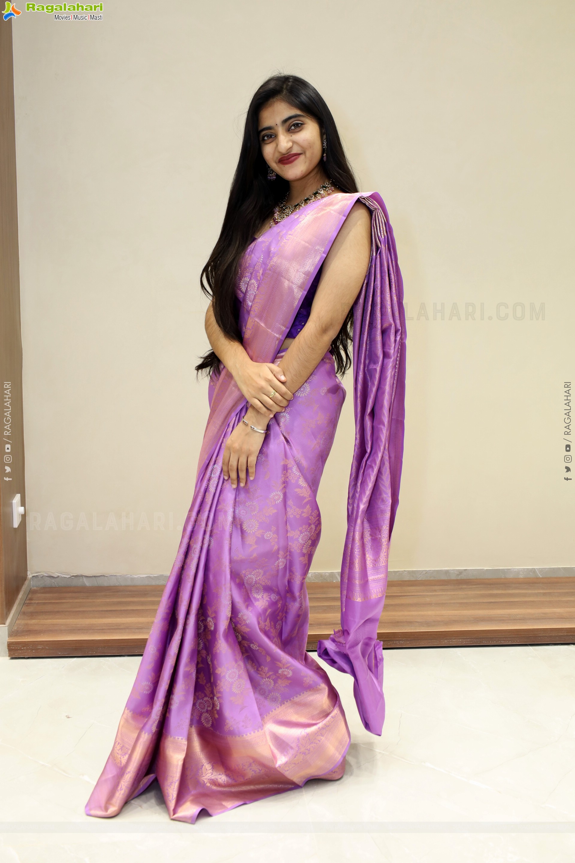 Vandana Chauhan Latest Saree Stills, HD Gallery