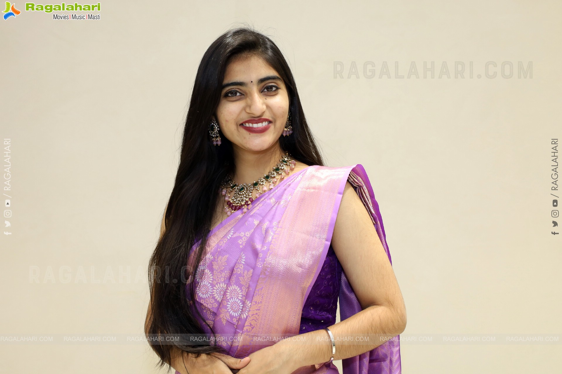 Vandana Chauhan Latest Saree Stills, HD Gallery