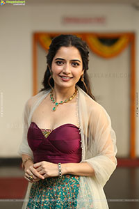 Ashika Ranganath at Bhartha Mahasayulaku Wignyapthi Intervie