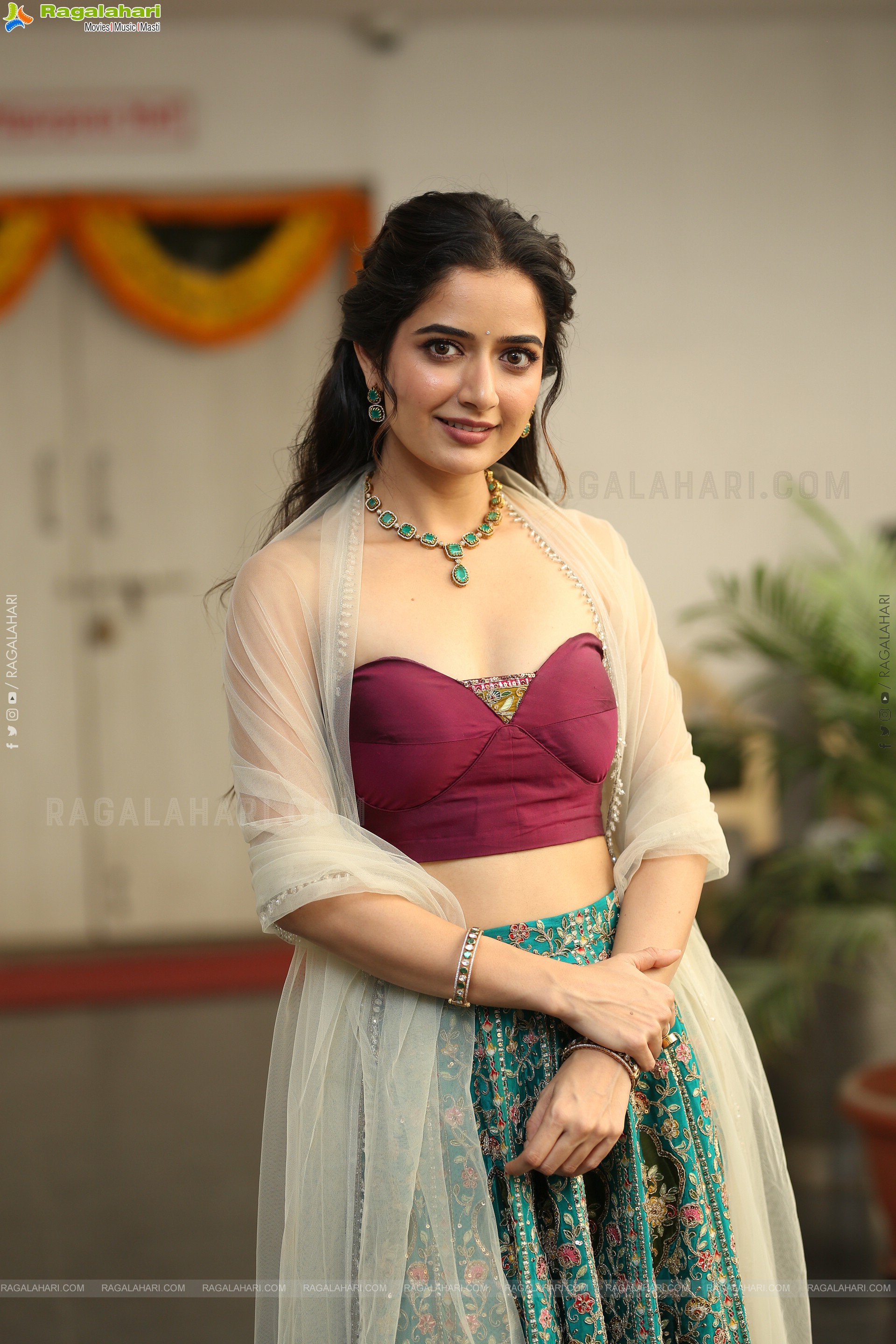 Ashika Ranganath at Bhartha Mahasayulaku Wignyapthi Interview, HD Gallery