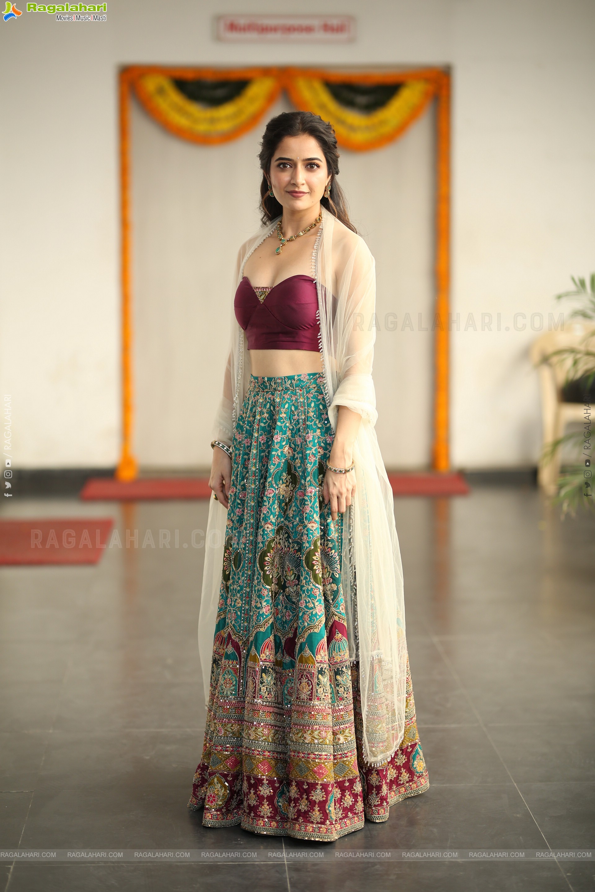 Ashika Ranganath at Bhartha Mahasayulaku Wignyapthi Interview, HD Gallery