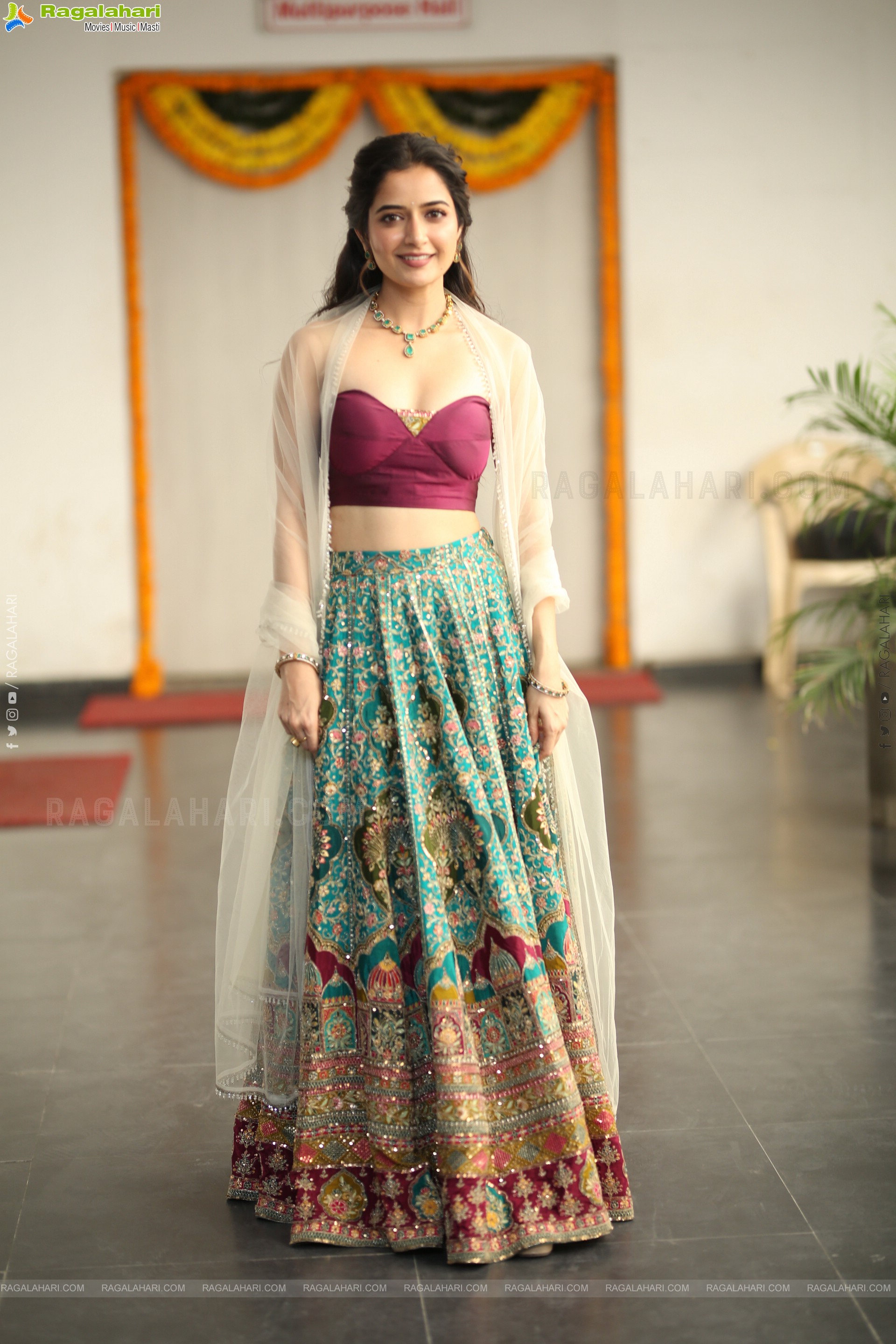 Ashika Ranganath at Bhartha Mahasayulaku Wignyapthi Interview, HD Gallery