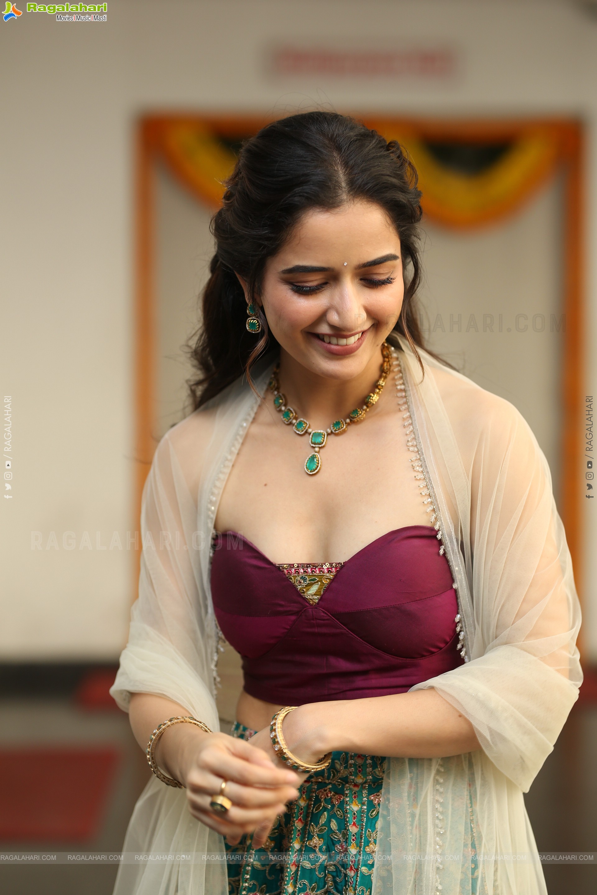 Ashika Ranganath at Bhartha Mahasayulaku Wignyapthi Interview, HD Gallery