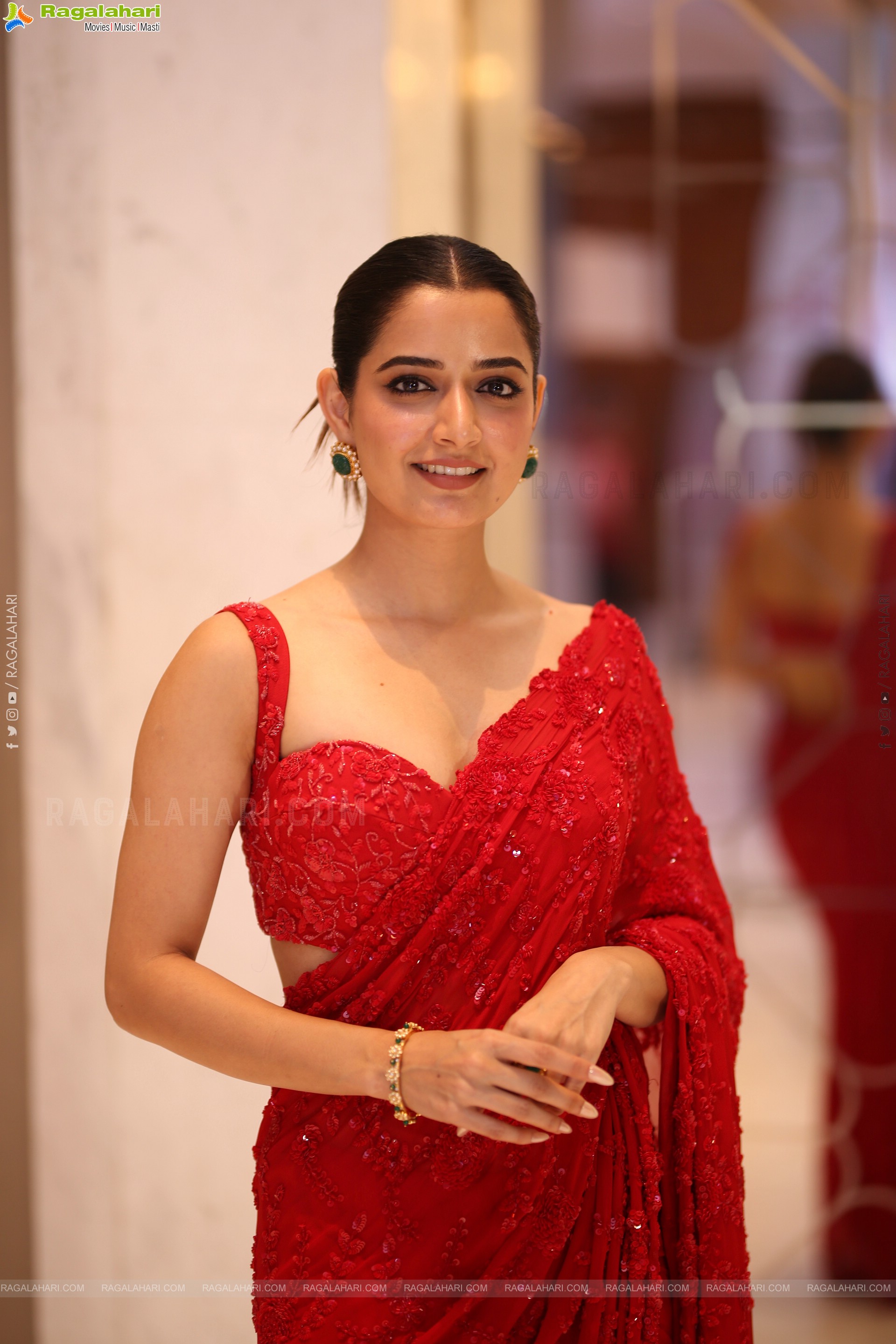 Ashika Ranganath at Bhartha Mahasayulaku Wignyapthi Prerelease, HD Gallery