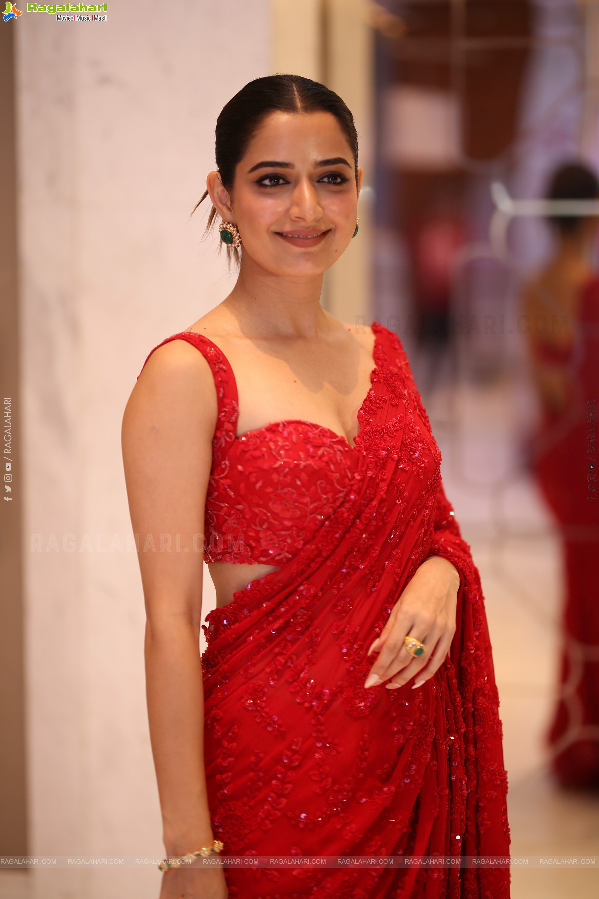 Ashika Ranganath at Bhartha Mahasayulaku Wignyapthi Prerelease, HD Gallery