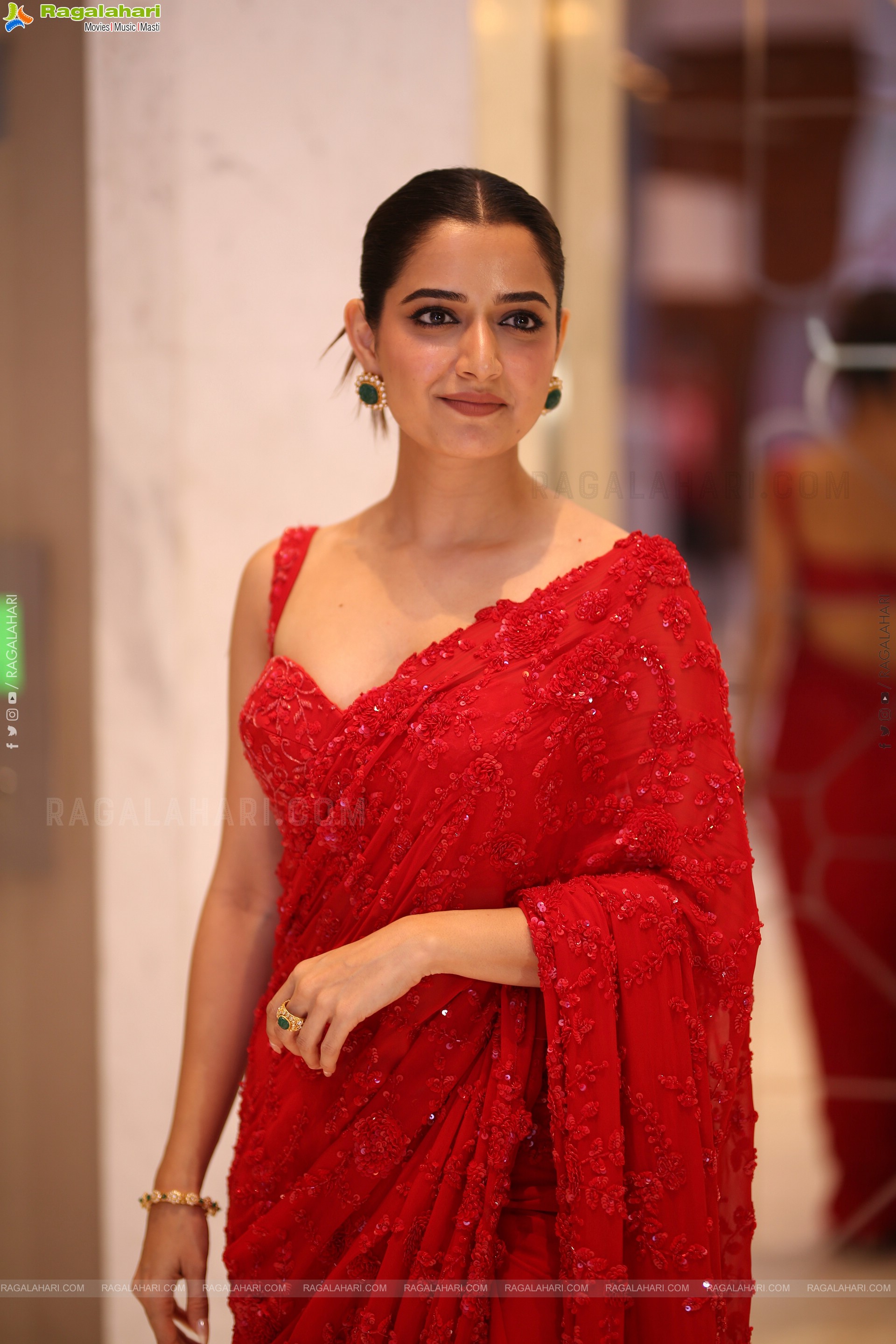 Ashika Ranganath at Bhartha Mahasayulaku Wignyapthi Prerelease, HD Gallery