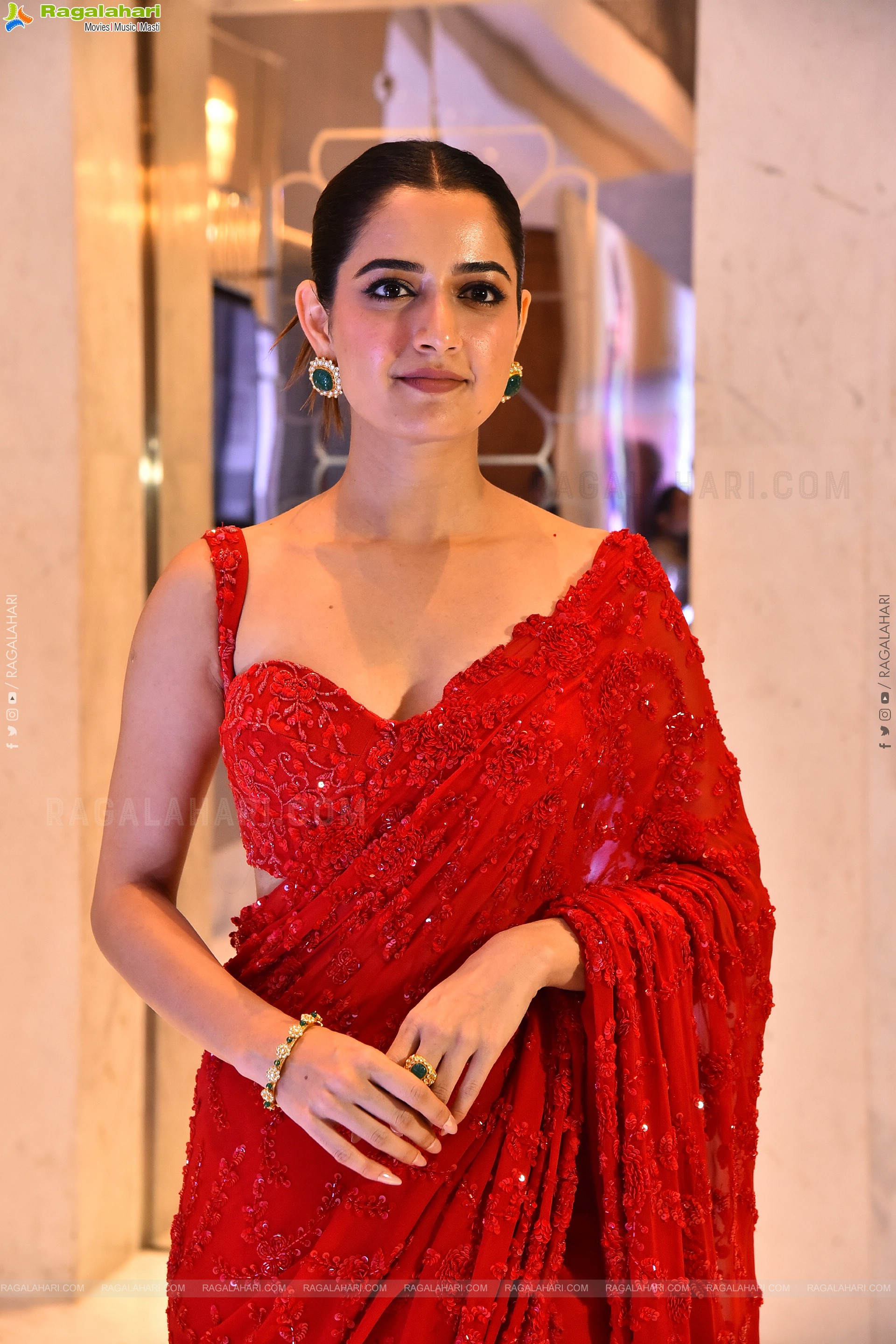 Ashika Ranganath at Bhartha Mahasayulaku Wignyapthi Prerelease, HD Gallery