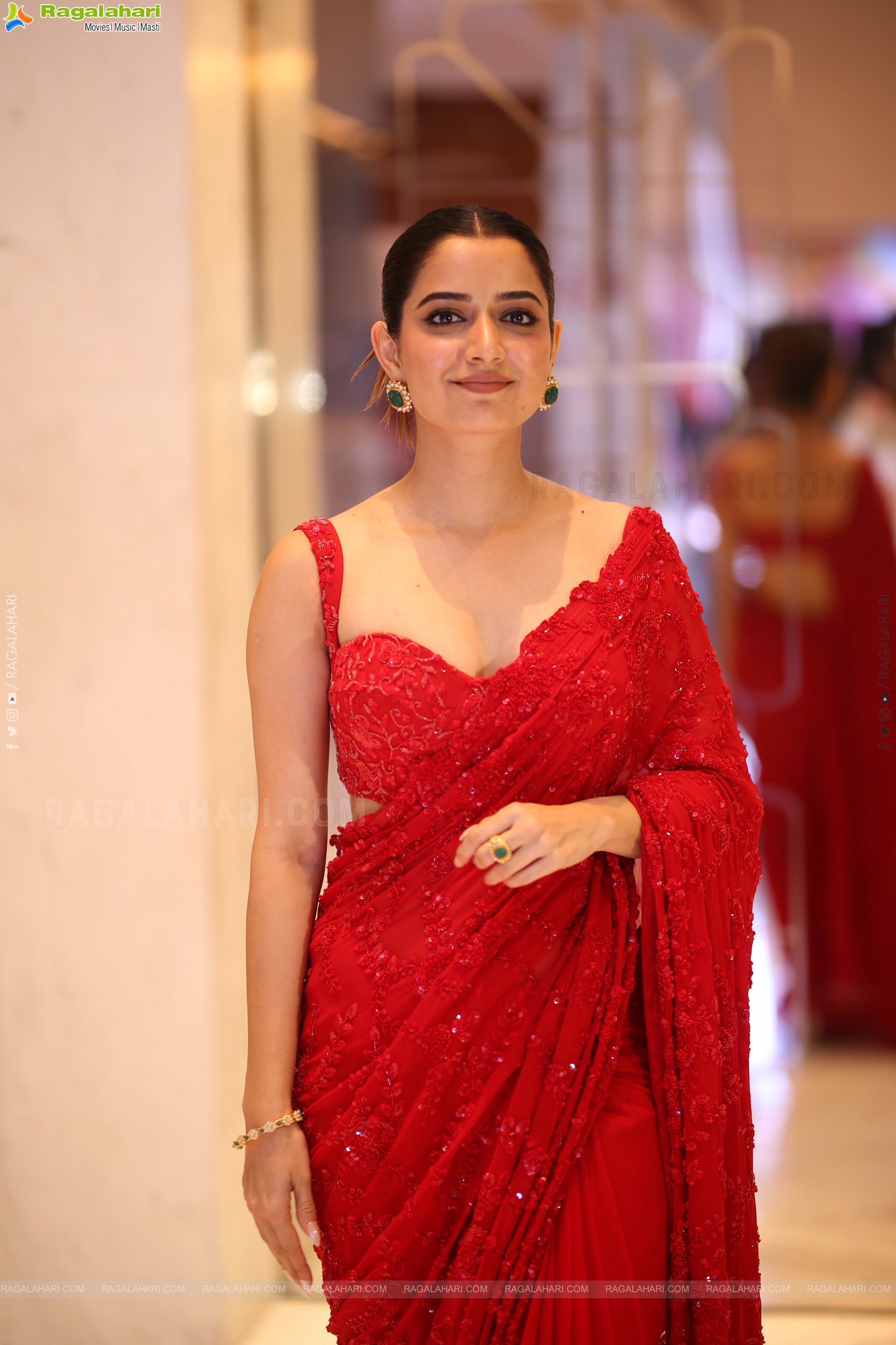 Ashika Ranganath at Bhartha Mahasayulaku Wignyapthi Prerelease, HD Gallery