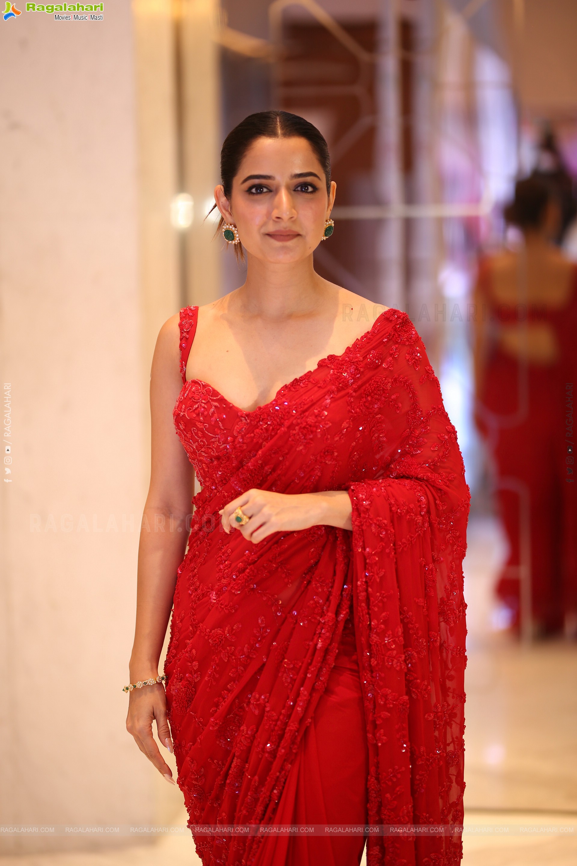 Ashika Ranganath at Bhartha Mahasayulaku Wignyapthi Prerelease, HD Gallery