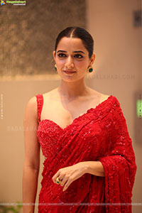 Ashika at Bhartha Mahasayulaku Wignyapthi Prerelease 