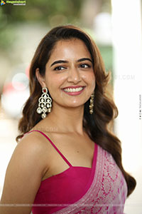 Ashika Ranganath Beautiful Stills in Saree, HD Gallery