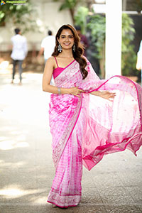 Ashika Ranganath Beautiful Stills in Saree, HD Gallery