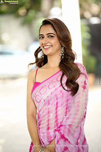 Ashika Ranganath Beautiful Stills in Saree, HD Gallery