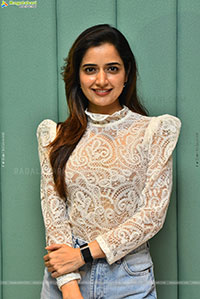 Ashika Ranganath Latest Stills, HD Gallery