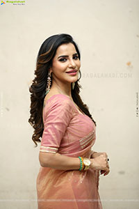 Ashu Reddy Beautiful stills in Saree, HD Gallery