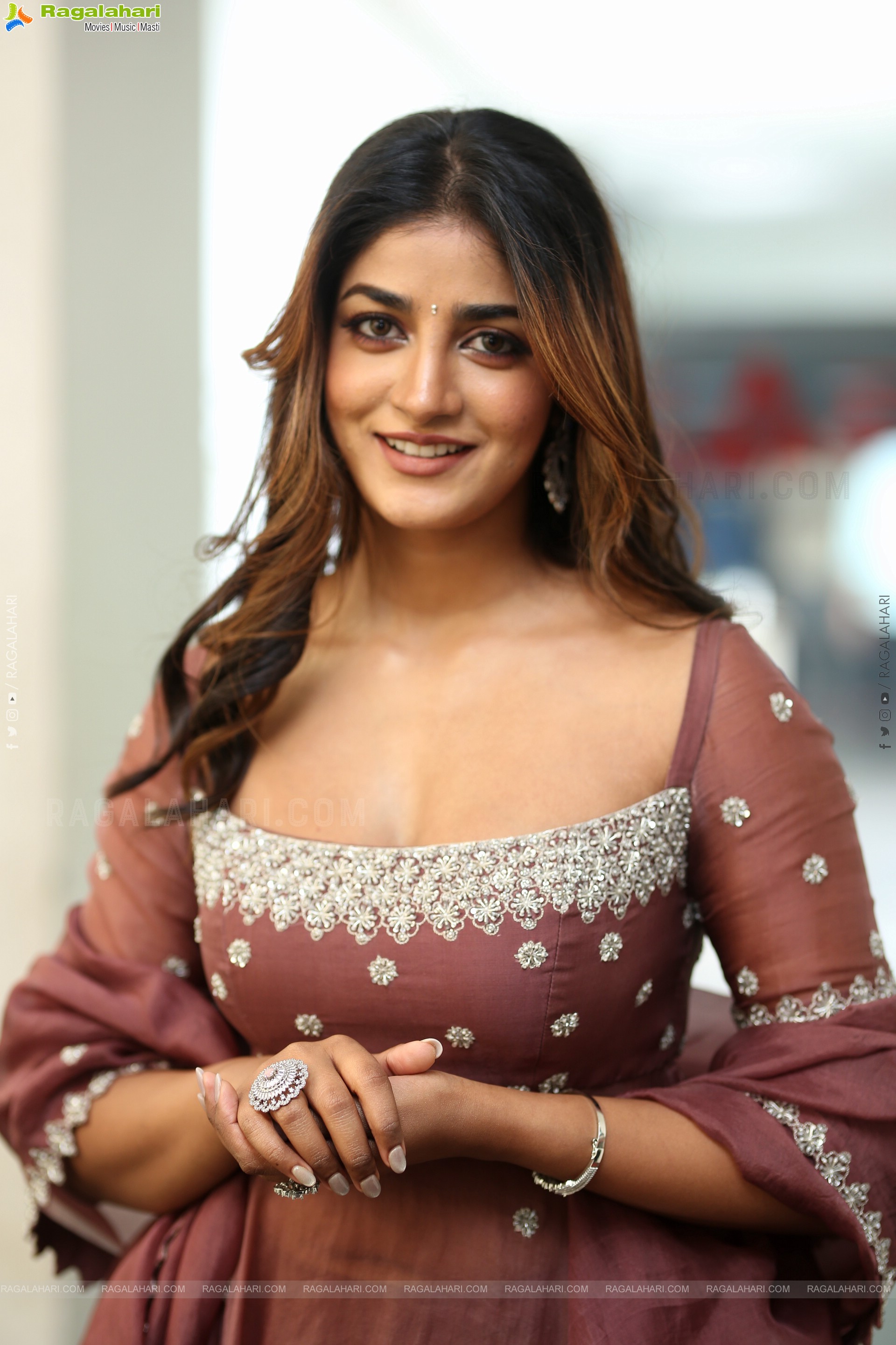 Dimple Hayathi at Bhartha Mahasayulaku Wignyapthi Interview, HD Gallery