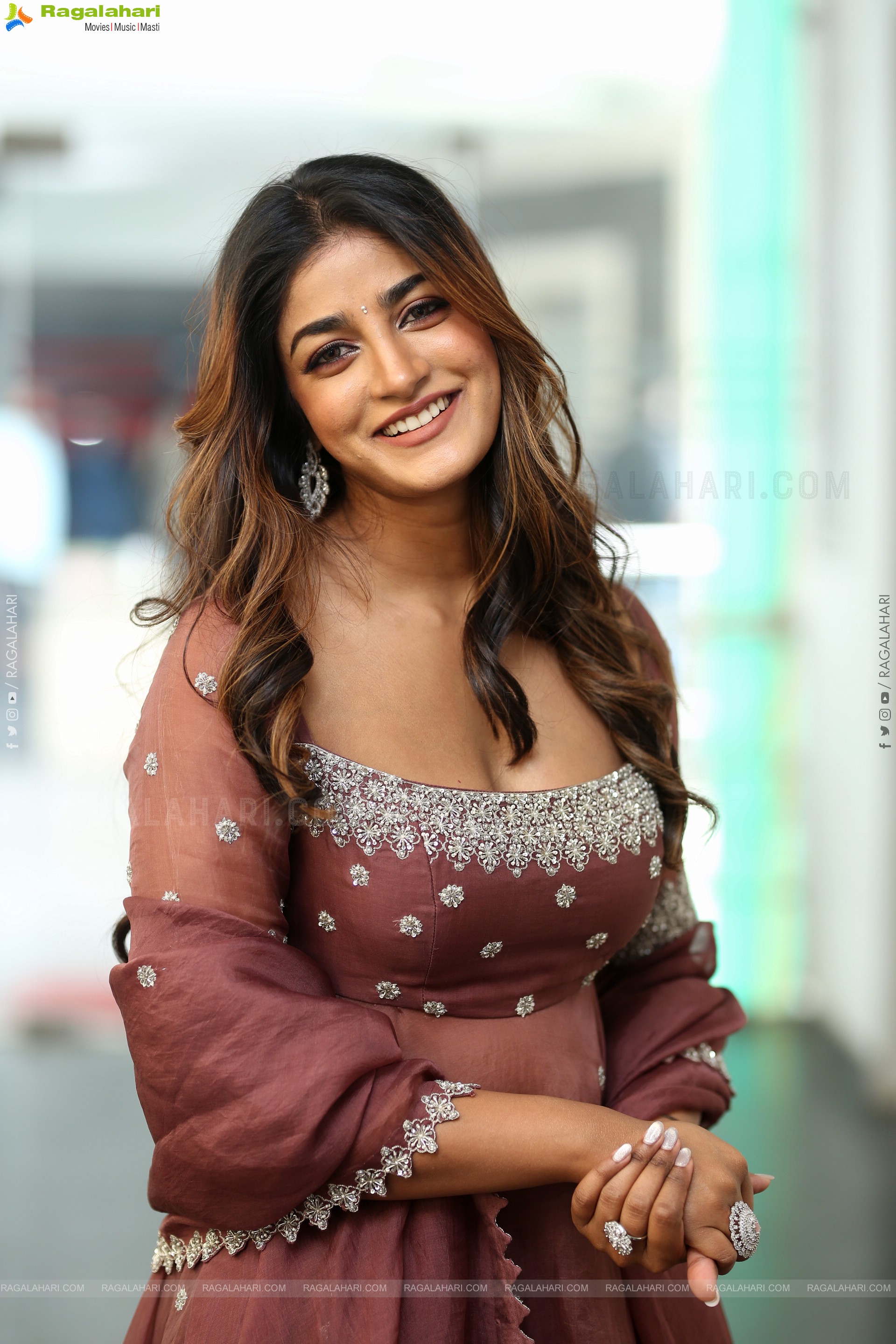 Dimple Hayathi at Bhartha Mahasayulaku Wignyapthi Interview, HD Gallery