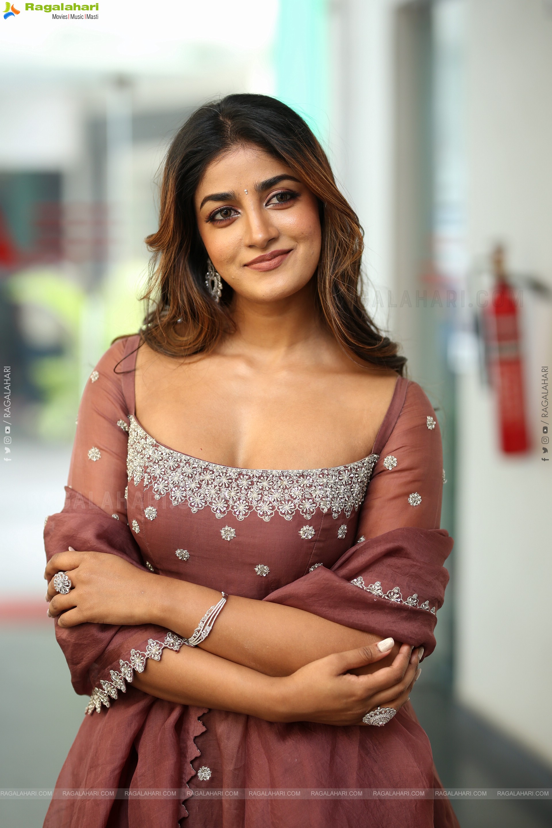 Dimple Hayathi at Bhartha Mahasayulaku Wignyapthi Interview, HD Gallery