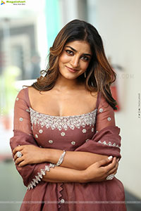 Dimple Hayathi at Bhartha Mahasayulaku Wignyapthi Interview