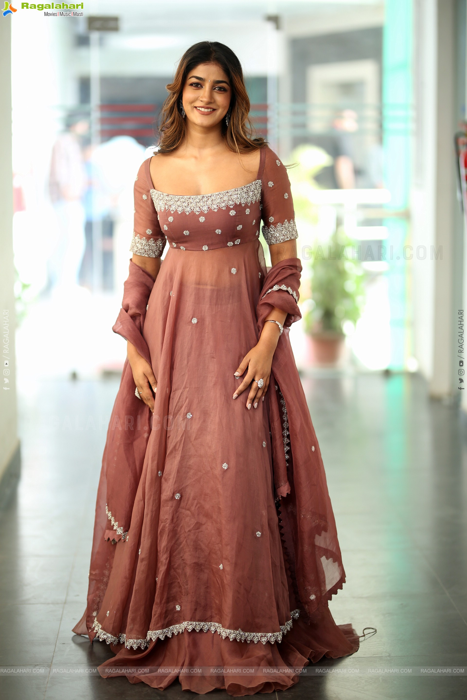 Dimple Hayathi at Bhartha Mahasayulaku Wignyapthi Interview, HD Gallery