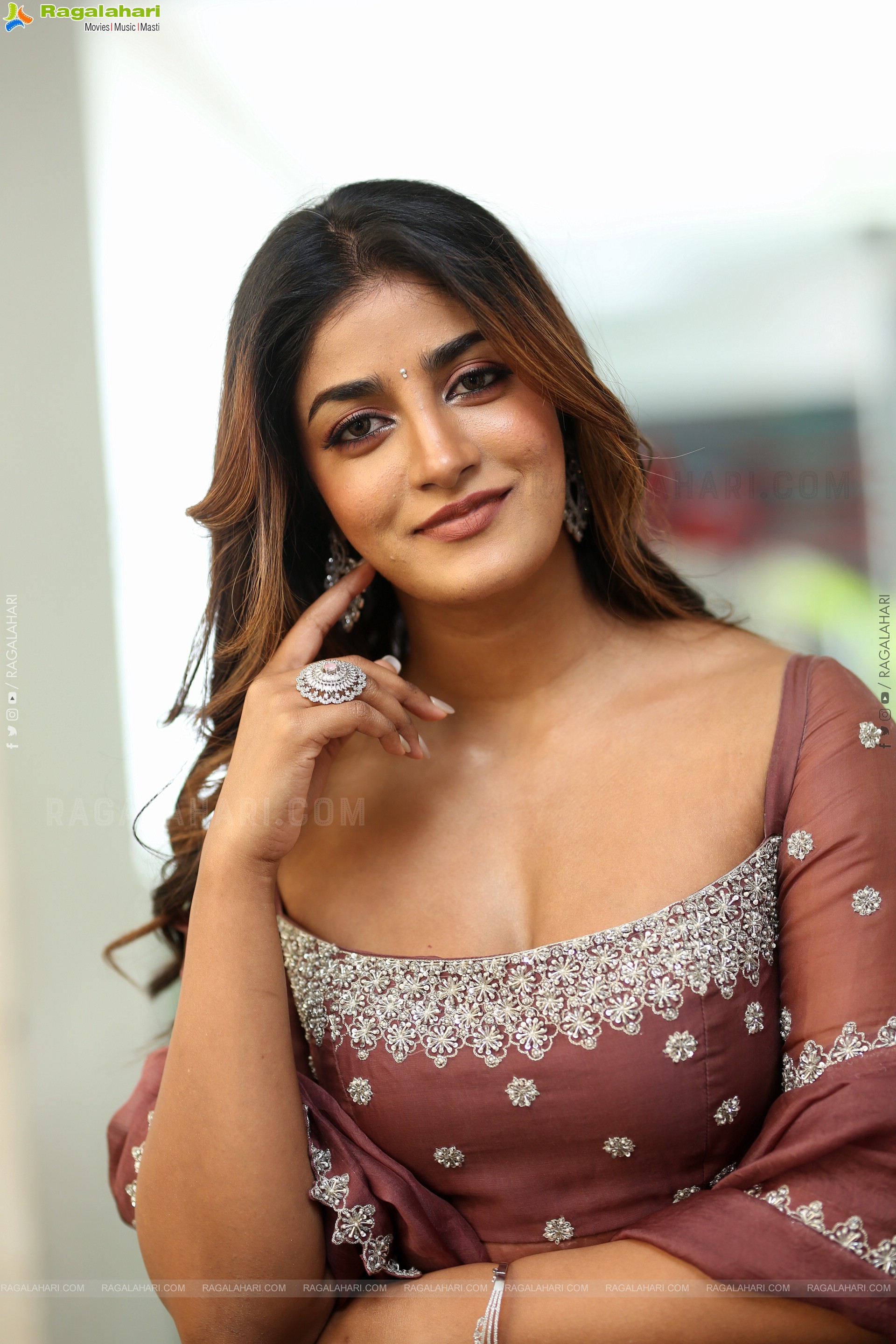 Dimple Hayathi at Bhartha Mahasayulaku Wignyapthi Interview, HD Gallery