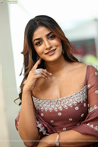 Dimple Hayathi at Bhartha Mahasayulaku Wignyapthi Interview